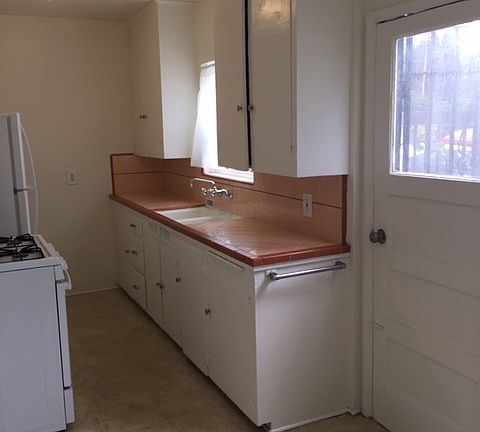 3rd image of 337 Lime Ave APT 4