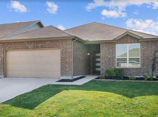 1110 Greywood Dr, Van Alstyne, TX 75495