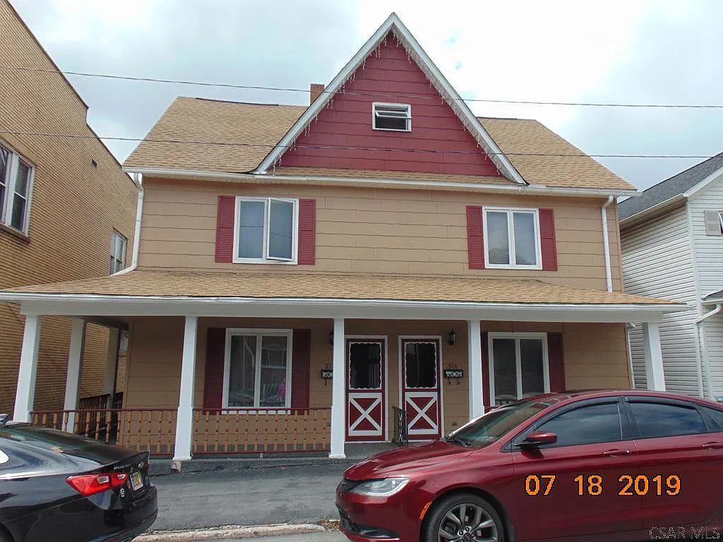 914 Graham Ave photo 1
