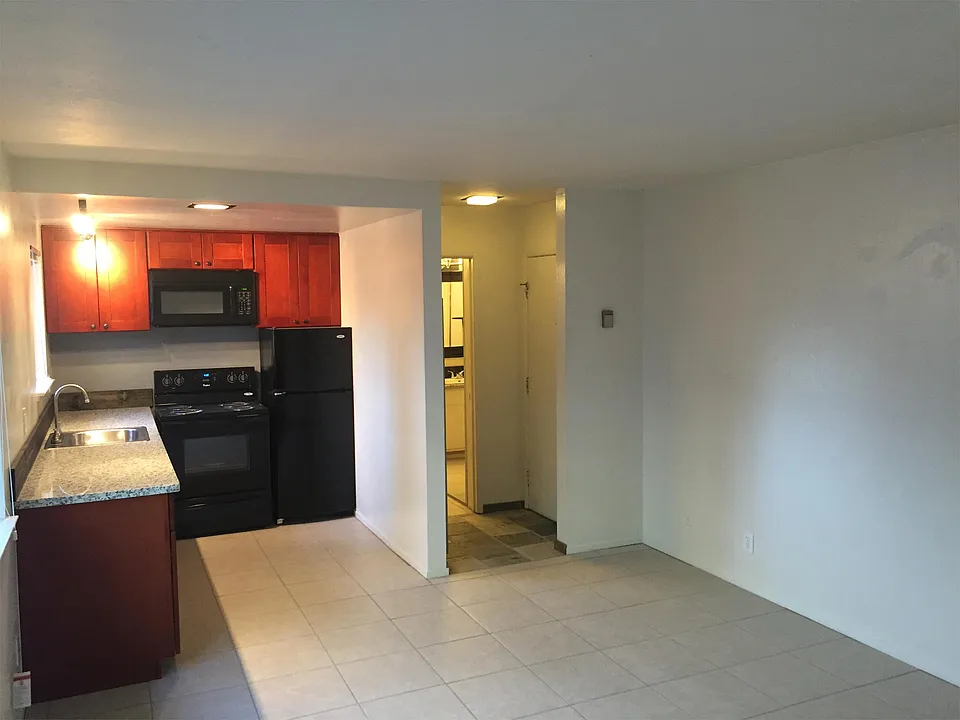 2118 H St #7