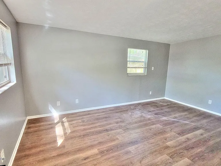3319 Hunt St — Photo 2