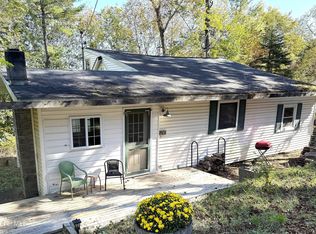 40 Seneca Rd, West Sand Lake, NY 12196