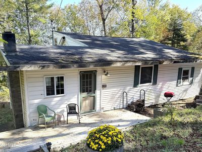 40 Seneca Road, West Sand Lake, NY, 12196