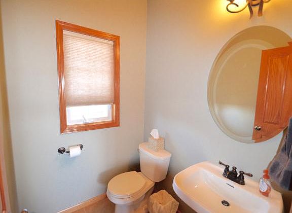 5th image of 1835 Perennial Ln NE