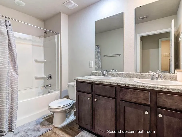 2521 Esplanade St — Photo 9