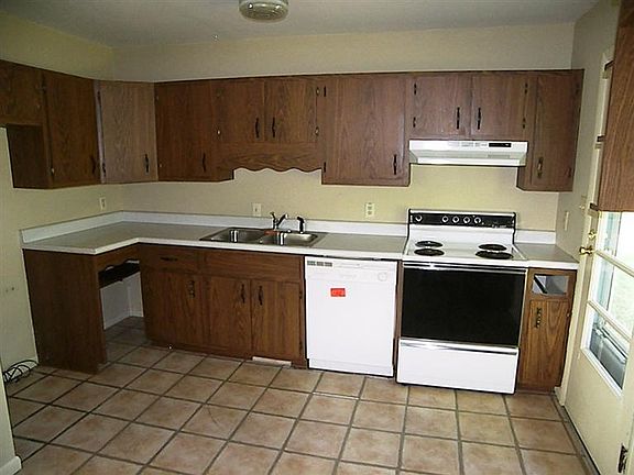 3rd image of 1270 Clovernook Dr