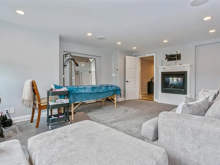 319 Harbor Dr — Photo 29