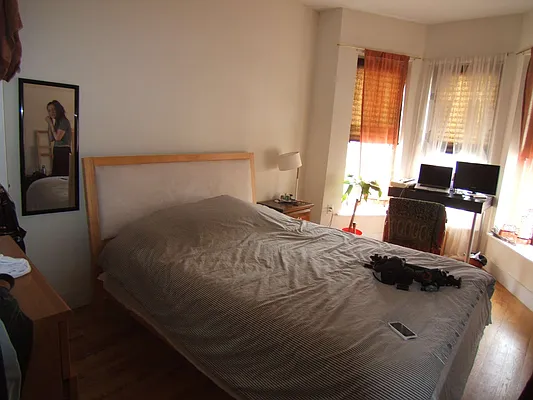 Rented by Joel Weisz, LREB | media 21