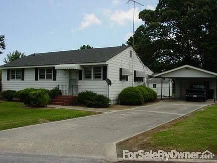 Carport, Outbuilding and Fenced Back
