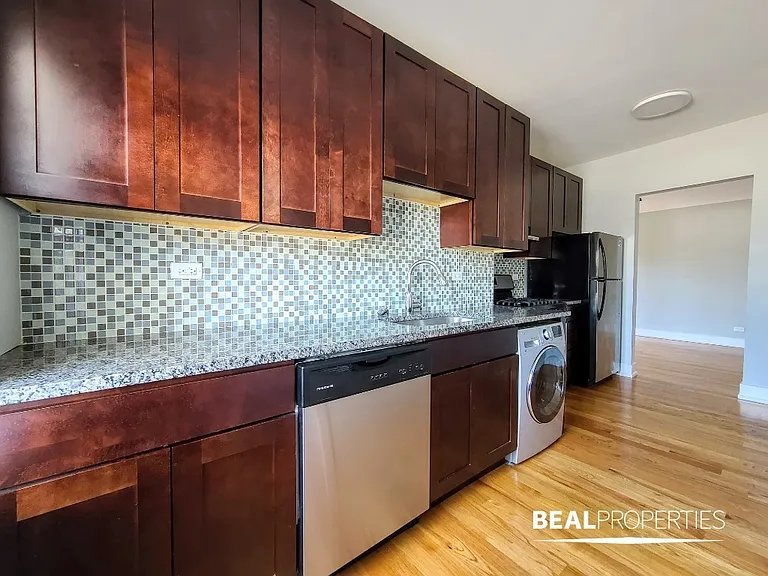 545 Chestnut St #202 — Photo 6