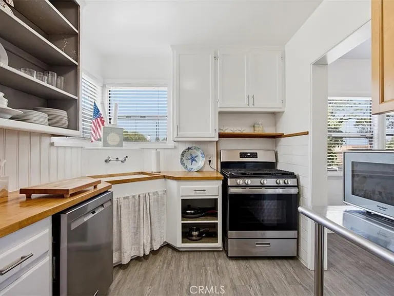 422 S Juanita Ave — Photo 8