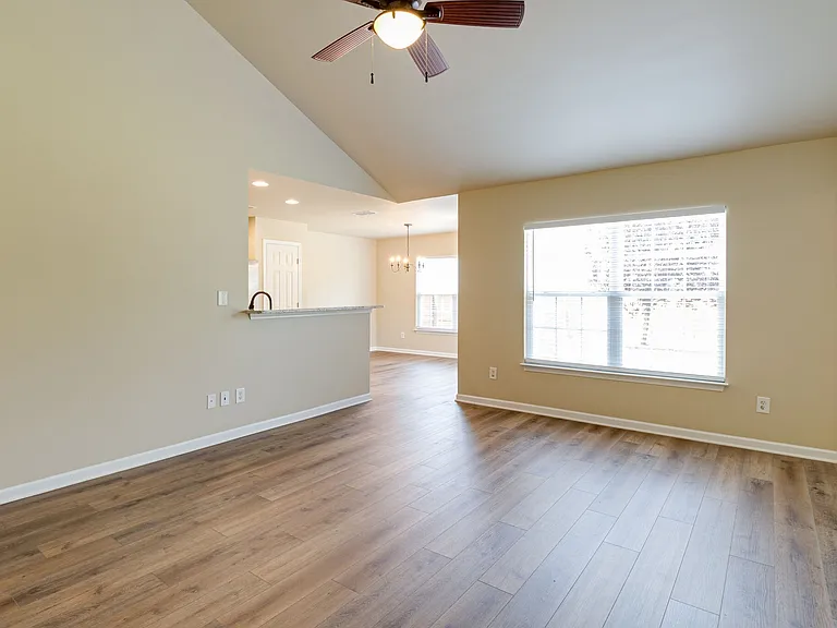 2057 Red Jacket Trce — Photo 10