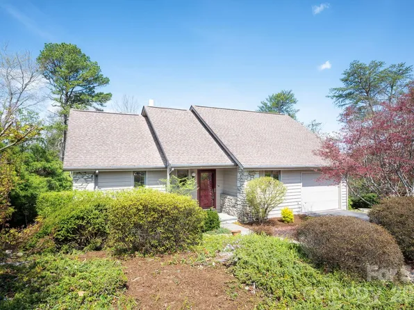 4 Zachary Ridge Rd, Asheville, NC 28804