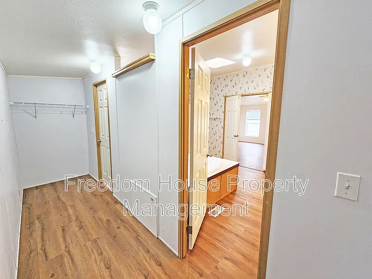 5220 Jerry Ave — Photo 23