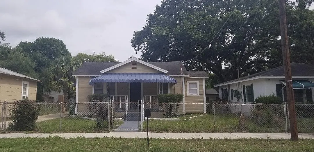 2 bed, $1,895 — Photo 1