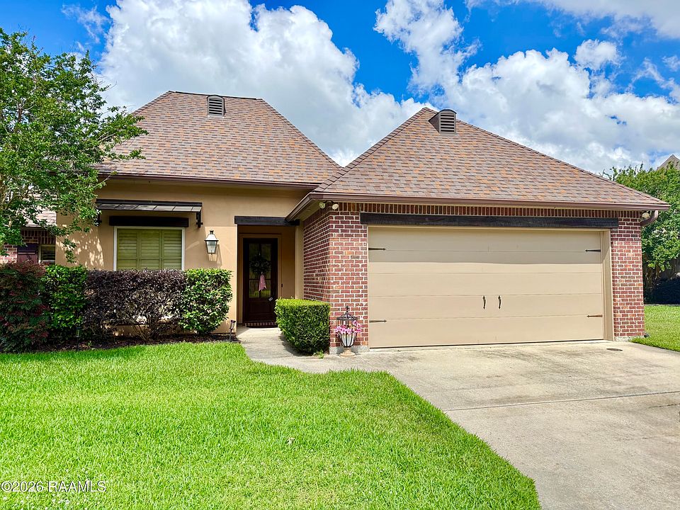 1st image of 203 La Villa Cir