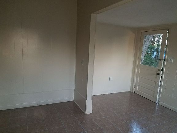 4th image of 1223 E Parker St #2