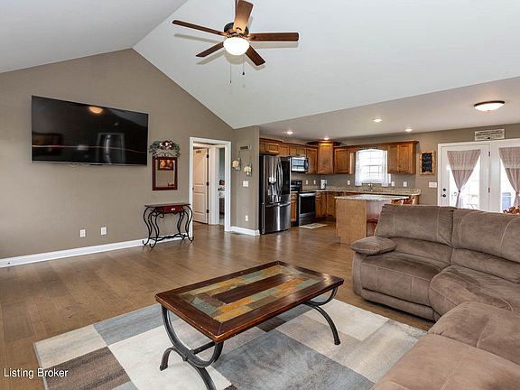 2nd image of 111 Montega Ln