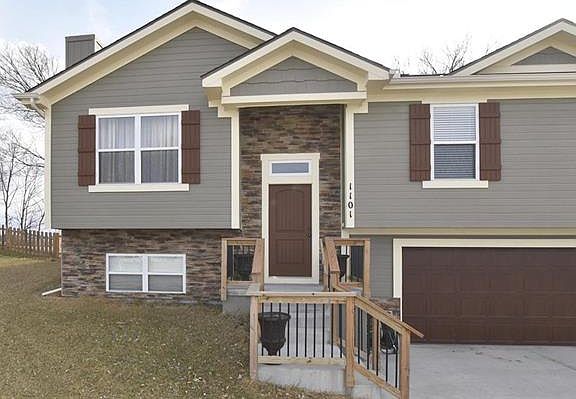 2nd image of 1101 Buttercup St