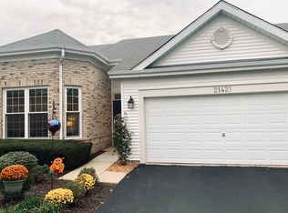 21421 Mays Lake Dr, Crest Hill, IL 60403