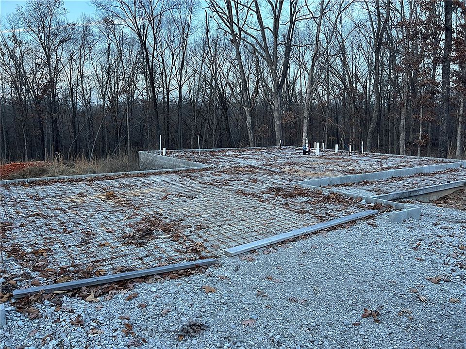 2nd image of 18 Dunstable Dr #14