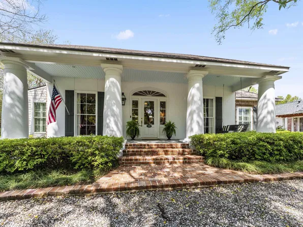 135 Knox Hill Dr, Baton Rouge, LA 70810