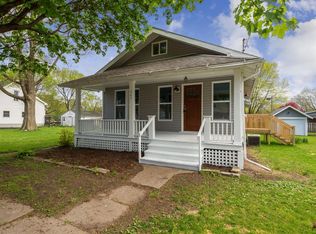 607 E Maple St, Central City, IA 52214