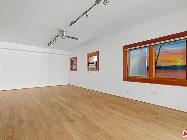 8 Brooks Ave #11 — Photo 4