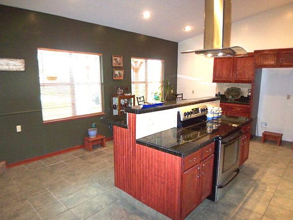 4th image of 631 Lake Placid Dr