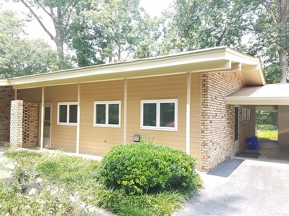2nd image of 1086 Lynmoor Dr NE