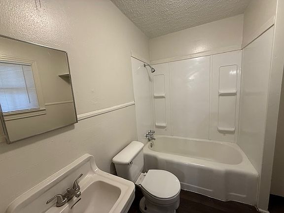 5th image of 300 1/2 W Broadway St