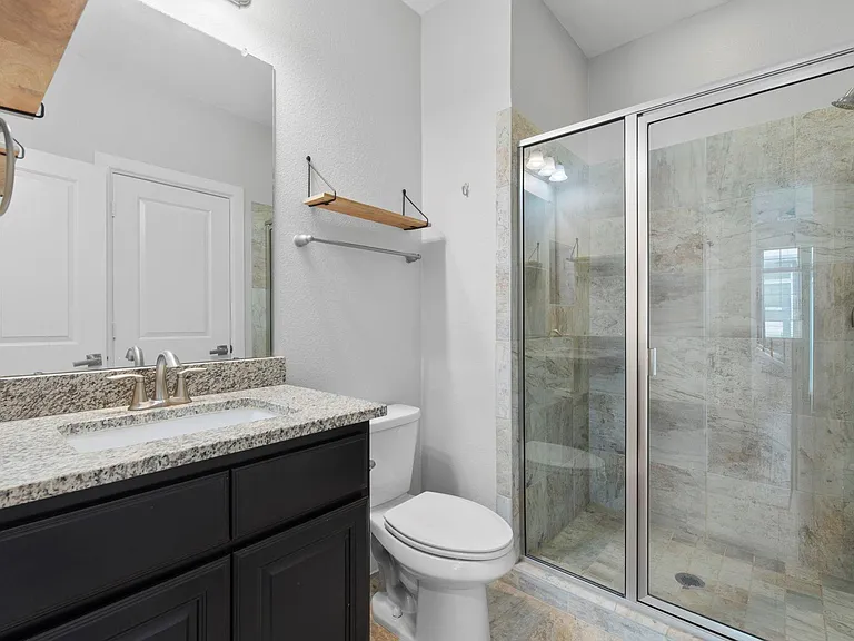 702 N Shepherd Dr — Photo 17