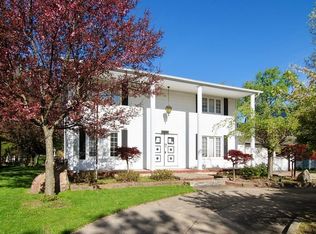 894 King George Blvd, South Euclid, OH 44121