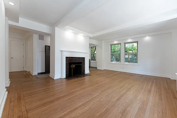 Rented by Buchbinder & Warren | media 17