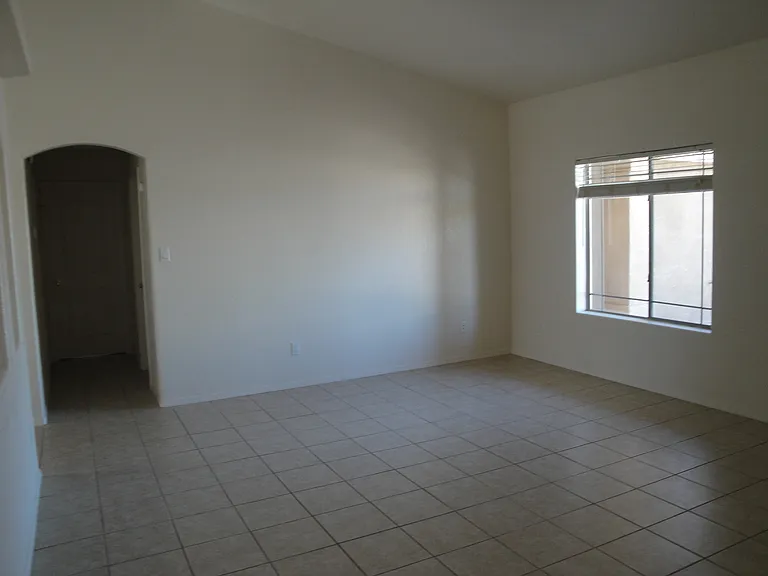 10165 E 36th Pl — Photo 3
