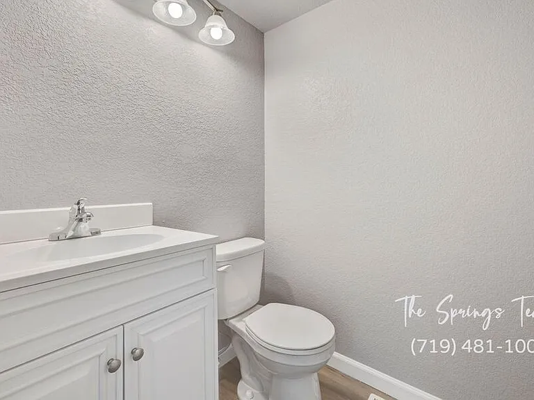 6460 Bugle Dr — Photo 17