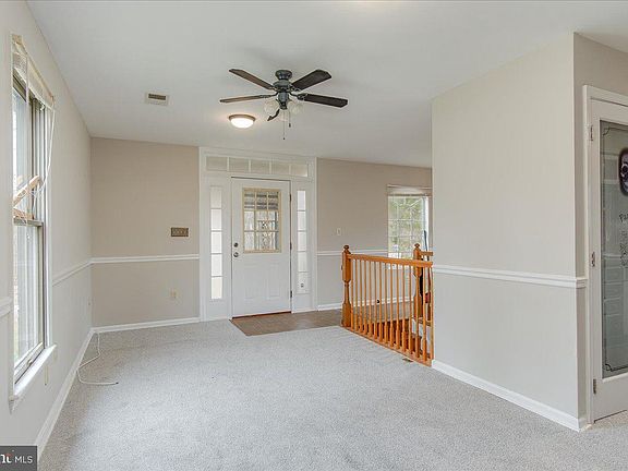 5th image of 16 Antietam Dr