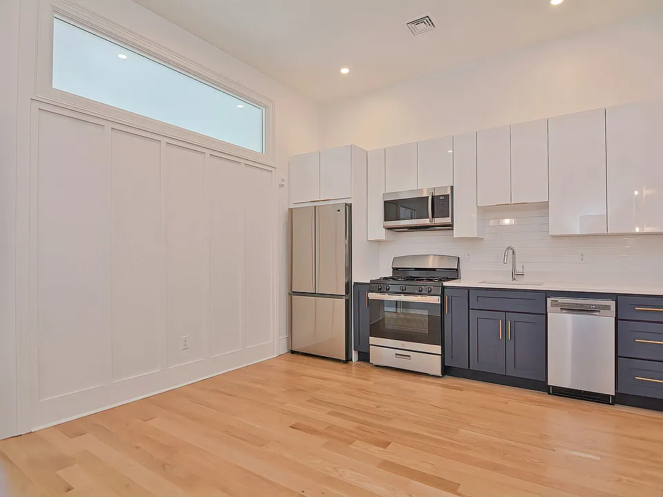 244 Weybosset St #303
