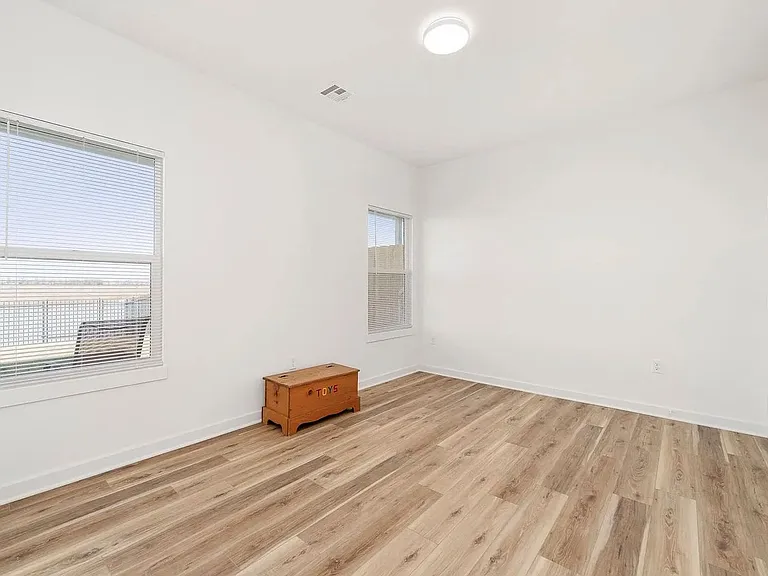 2263 E Spring Hill Ct — Photo 13