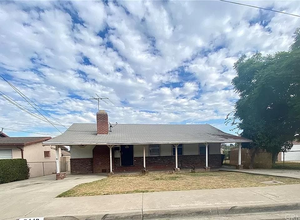 1st image of 2442 Gladys Ave