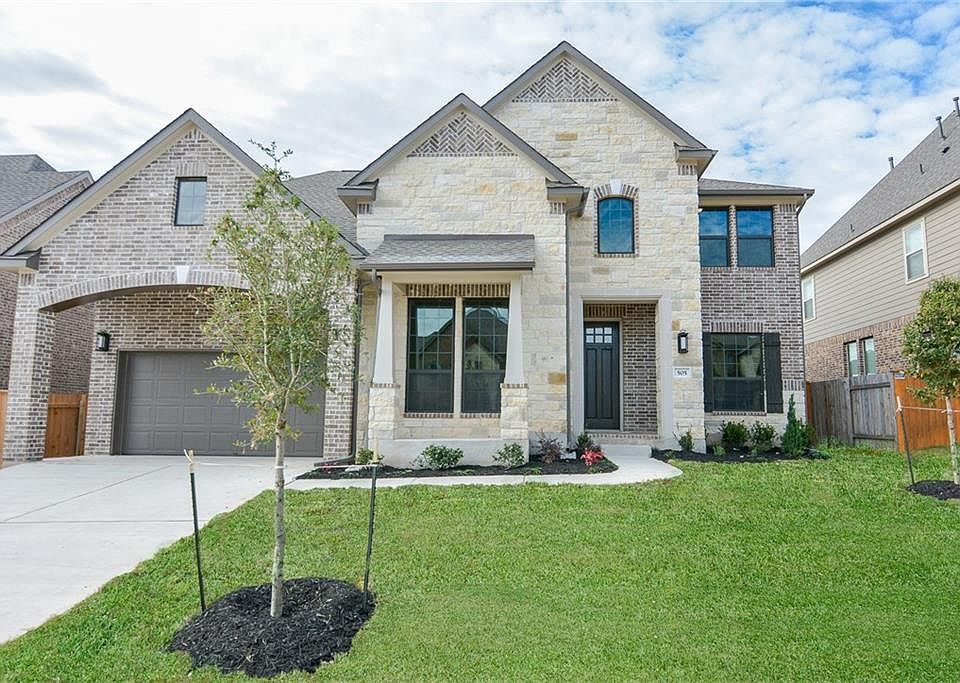 1st image of 505 Honeybird Ln