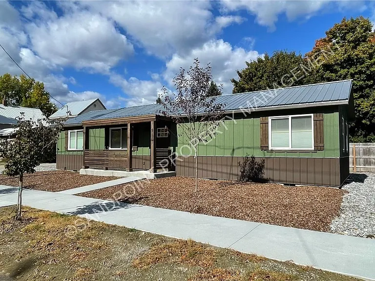 910 Poplar St — Photo 2