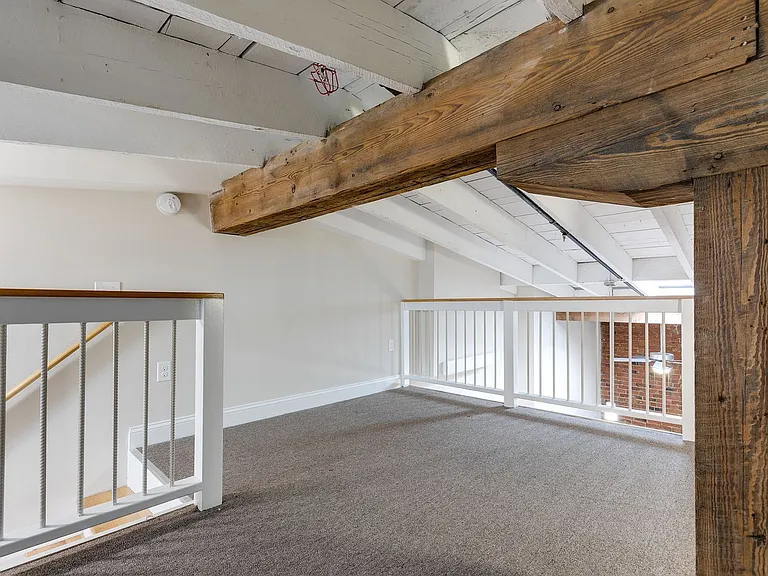 1710 E Franklin St — Photo 29
