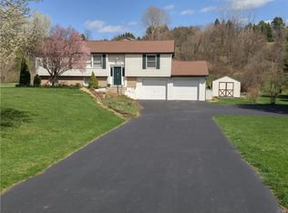 4241 Carolyn Dr, Slatington, PA 18080