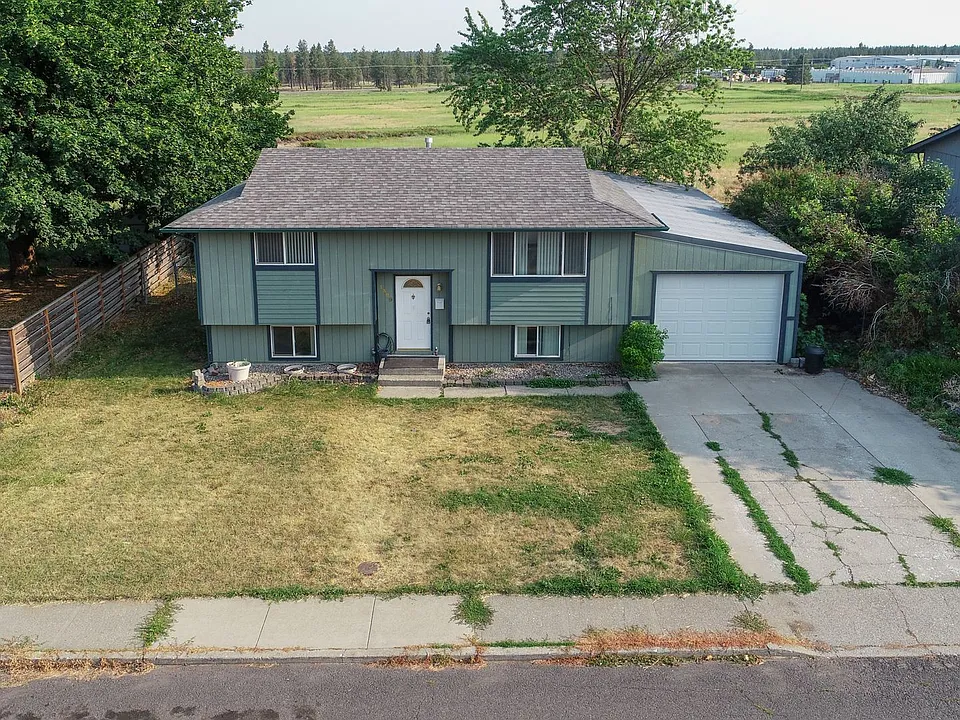 1309 Pineview St