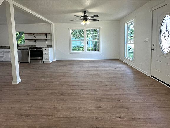 2nd image of 1007 N Lane St