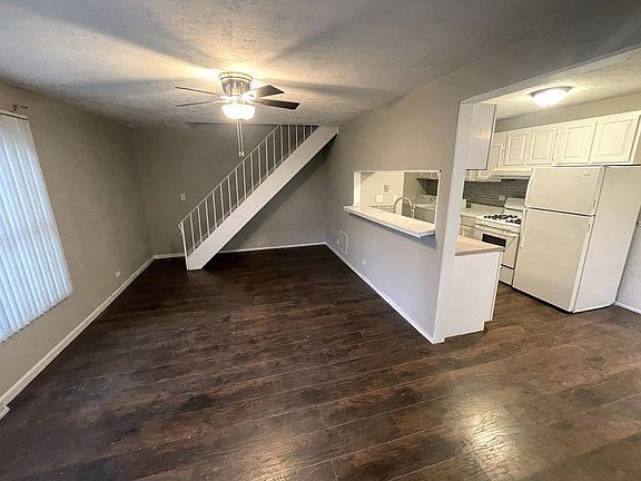 3rd image of 1274 Prairie Ave Unit B
