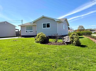 24 Rhodes Ave, Amherst, NS B4H 2J2