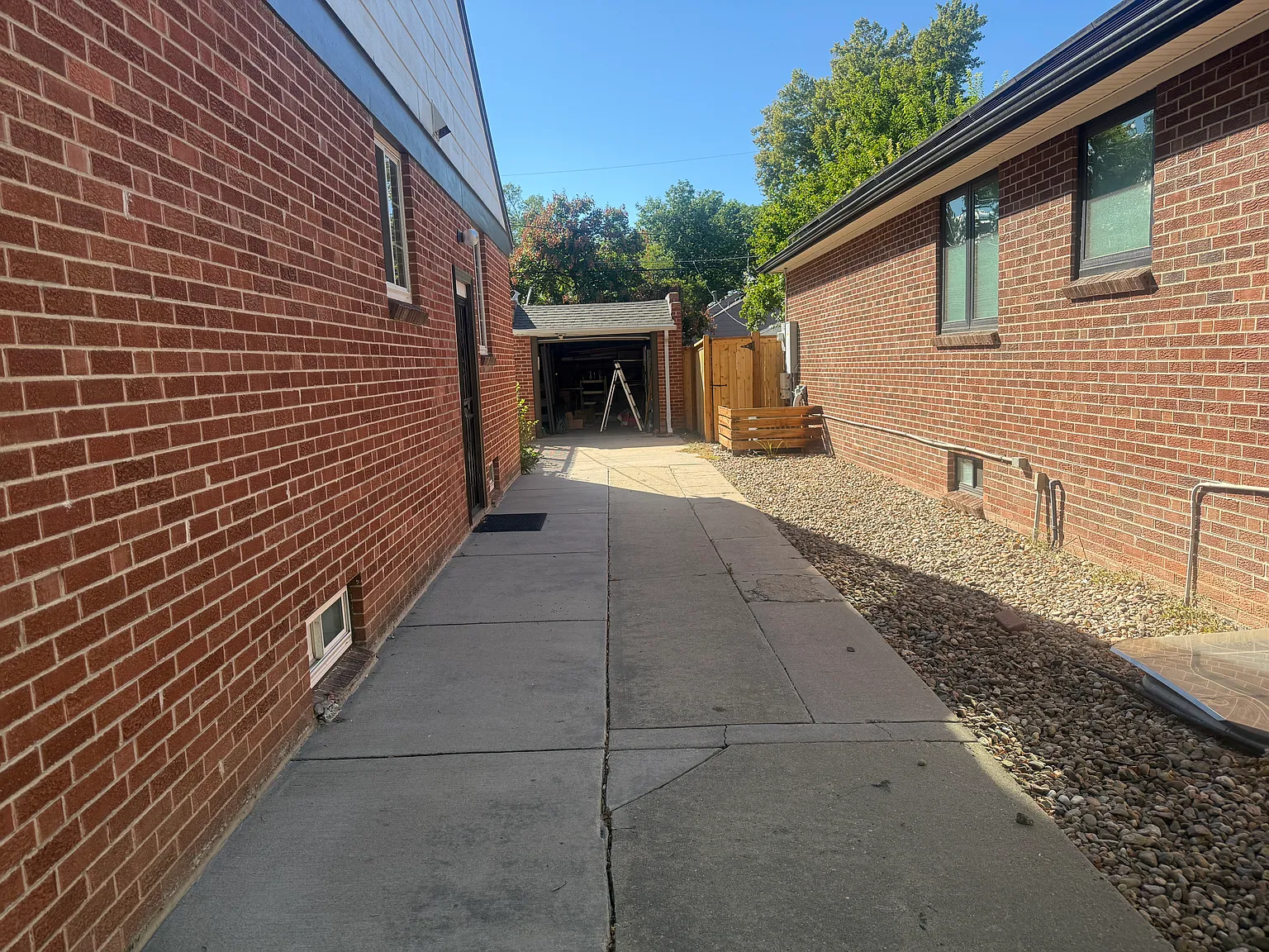 3 bed, 1984 sqft, $3,300 — Photo 4