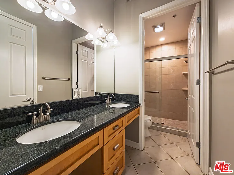 5237 Willowcrest Ave #105 — Photo 30